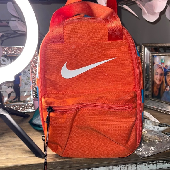 Like new Nike lunchbox orange and blue big nice zipper on front - Picture 1 of 8